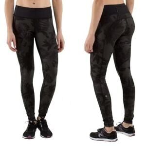 Lululemon Speed Tight Luxtreme SIZE 10 Black Bloom Floral Running Yoga Pants